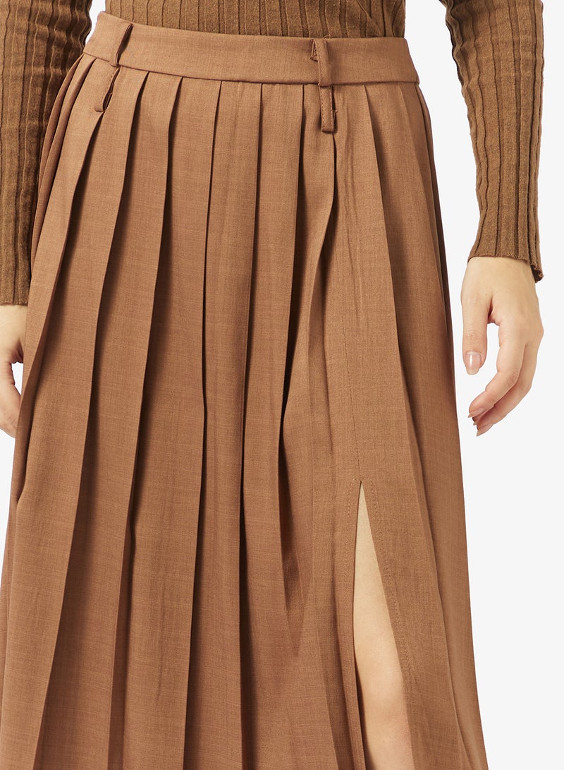 ELLA Pleated Skirt With Slit - Image 4